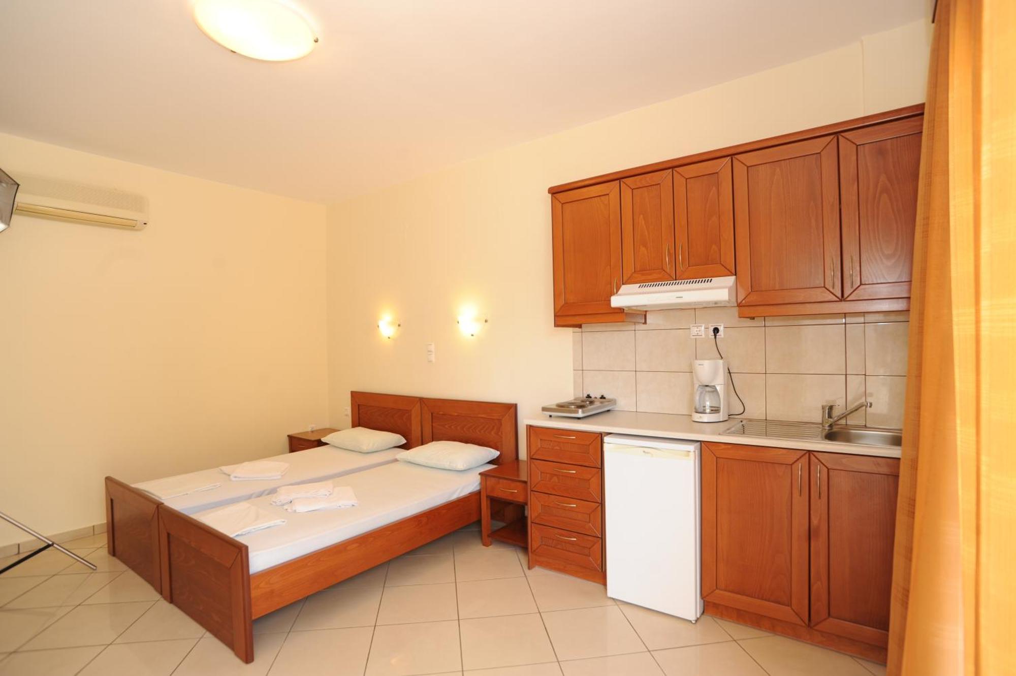 Georgina Apartahotel Agia Marina