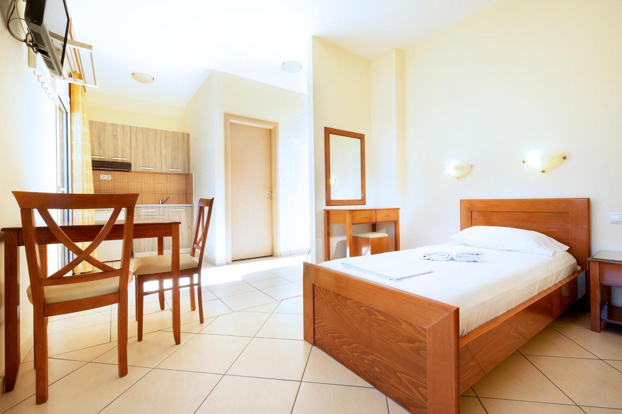 Georgina Apartahotel Agia Marina