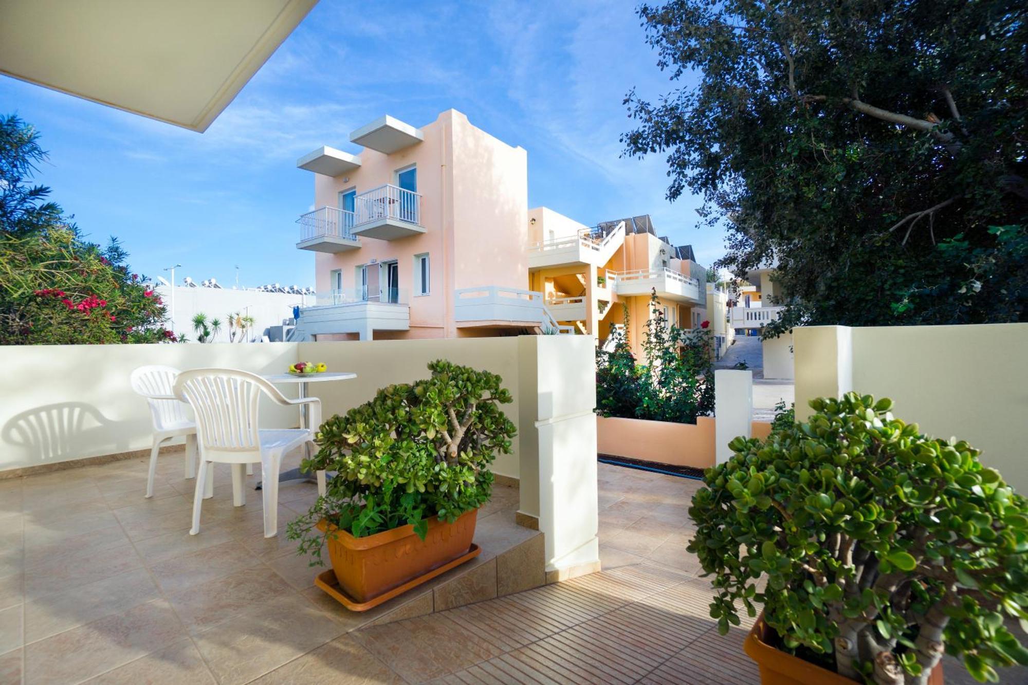 Georgina Apartahotel Agia Marina