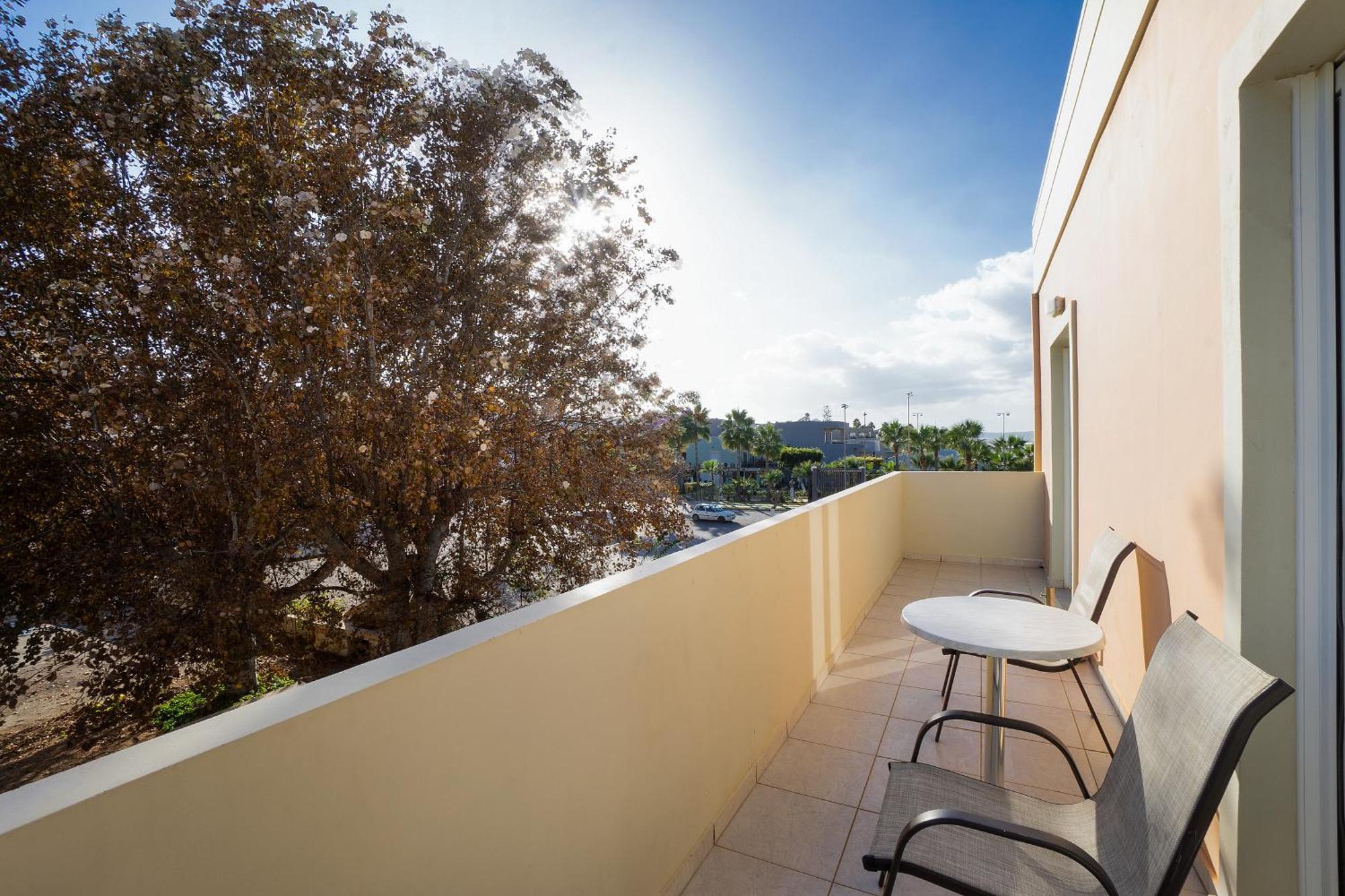 Georgina Apartahotel 2*