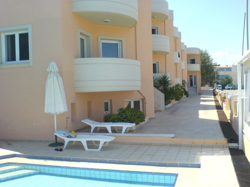 Georgina Apartahotel